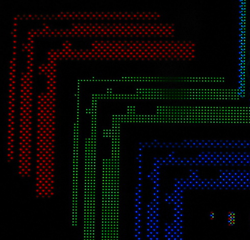 A shot showing how one pixel, or a few pixels interact with an edge on the pentile display.